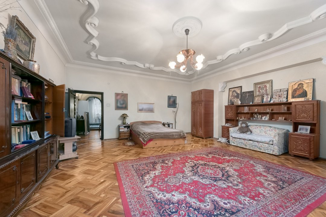 Apartament 4 camere in Stil Mauro-Florentin Zona Capitale