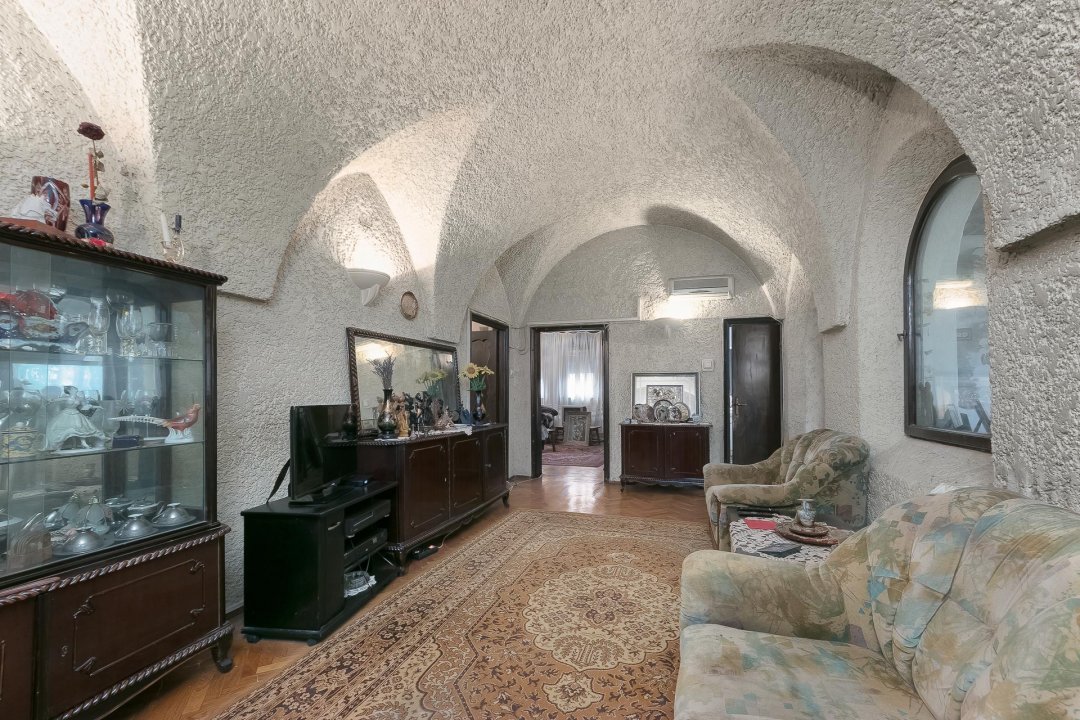 Apartament 4 camere in Stil Mauro-Florentin Zona Capitale