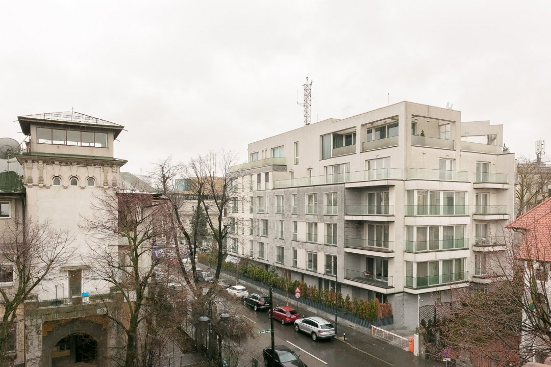 Apartament 4 camere in Stil Mauro-Florentin Zona Capitale