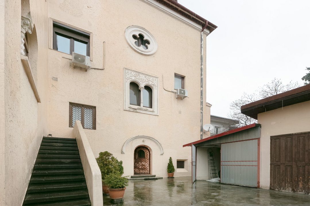 Apartament 4 camere in Stil Mauro-Florentin Zona Capitale