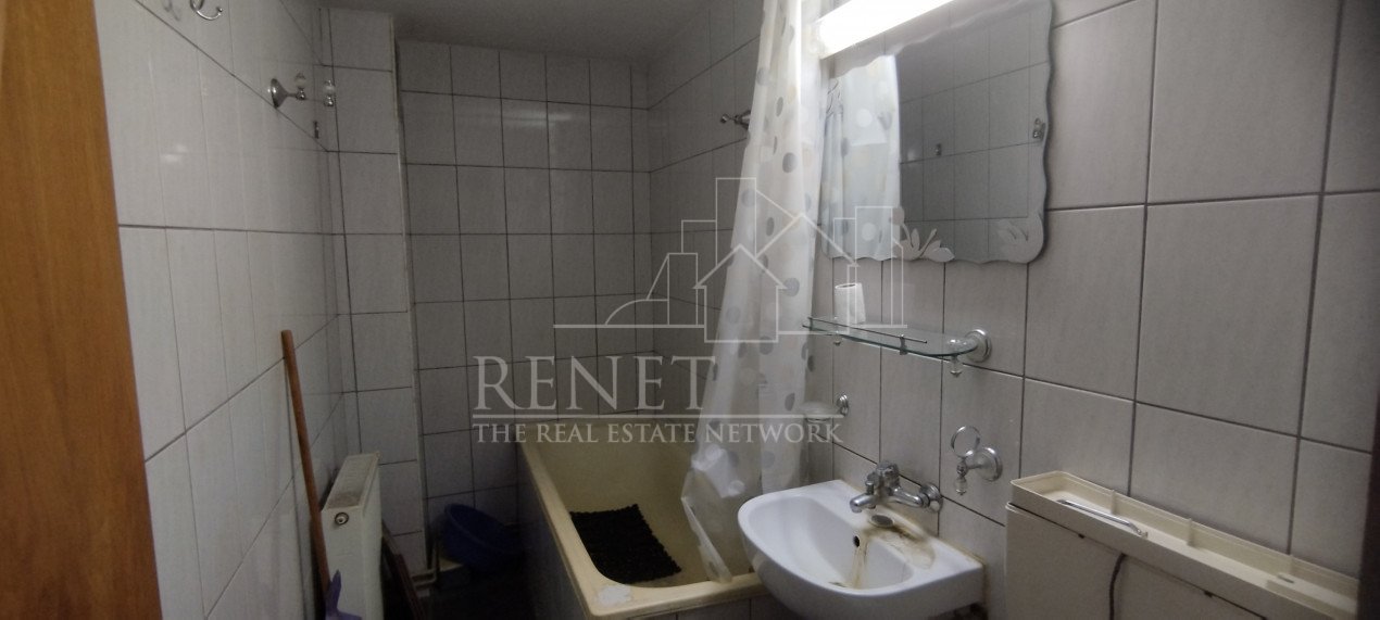 Apartament 2 camere nemobilat Parter Calea Vitan