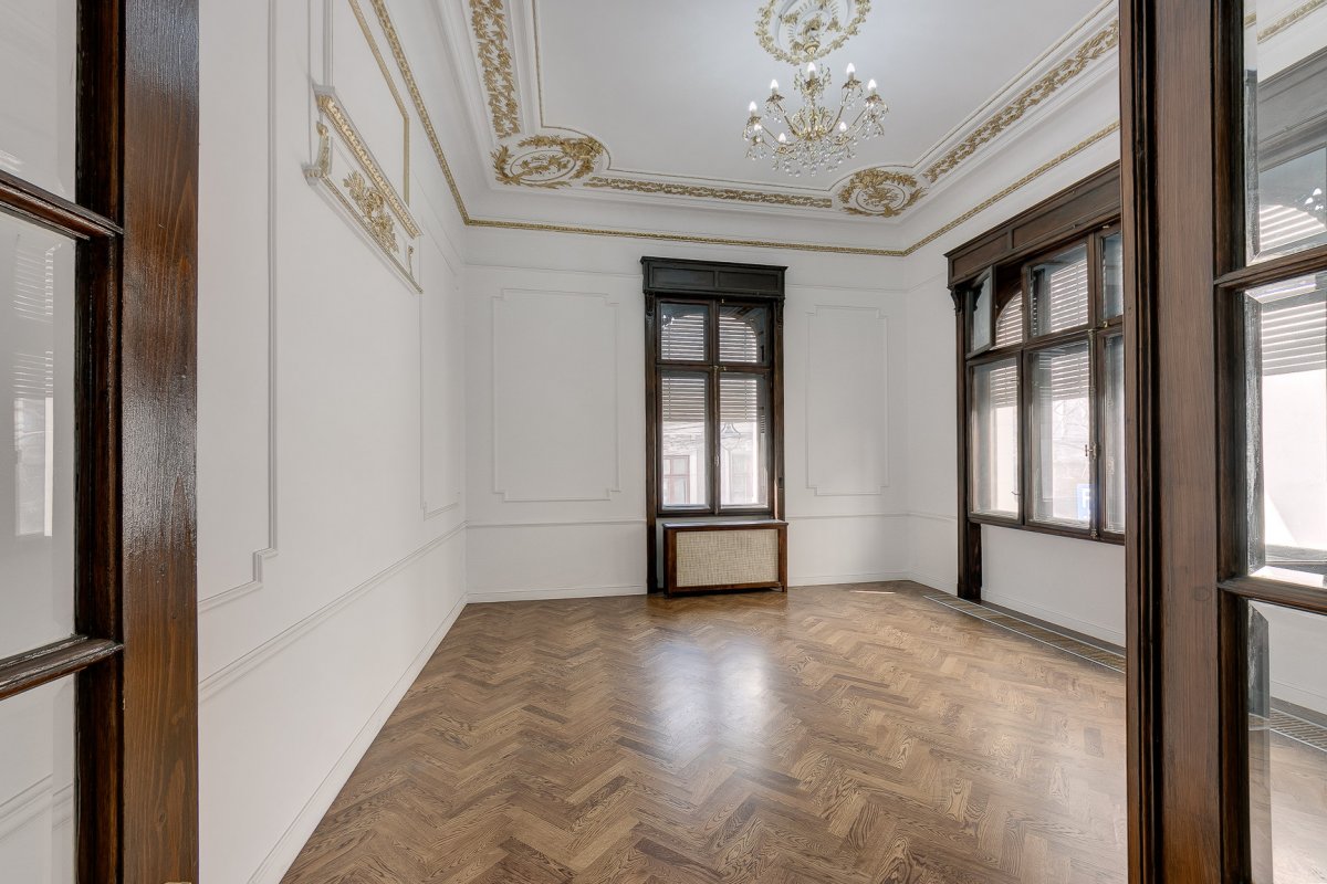 Vila Interbelica cu 11 locuri Parcare -Gama Premium- Zona Universitate