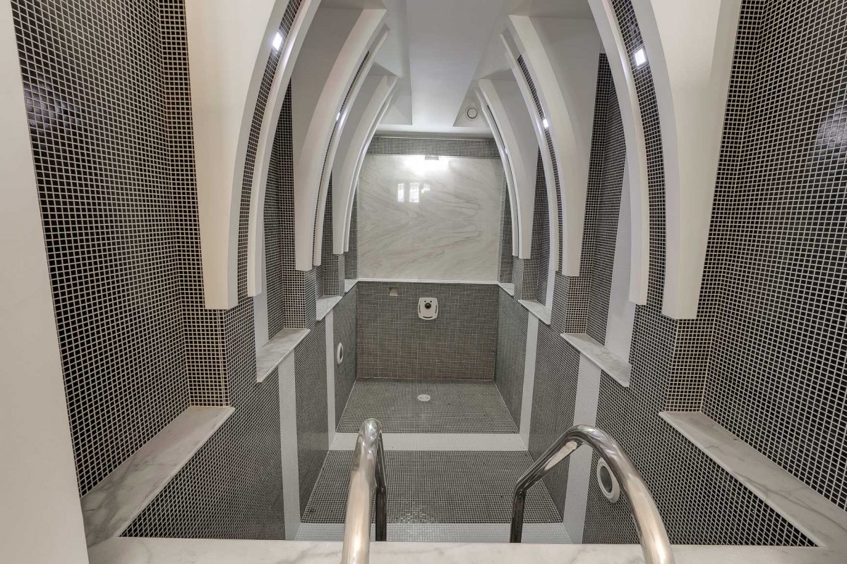 Vila Interbelica cu 11 locuri Parcare -Gama Premium- Zona Universitate