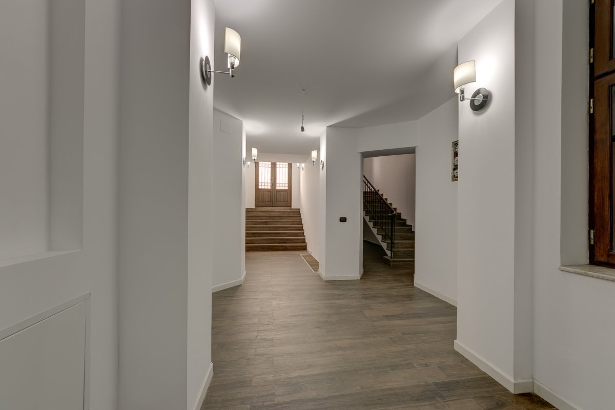 Vila Interbelica cu 11 locuri Parcare -Gama Premium- Zona Universitate
