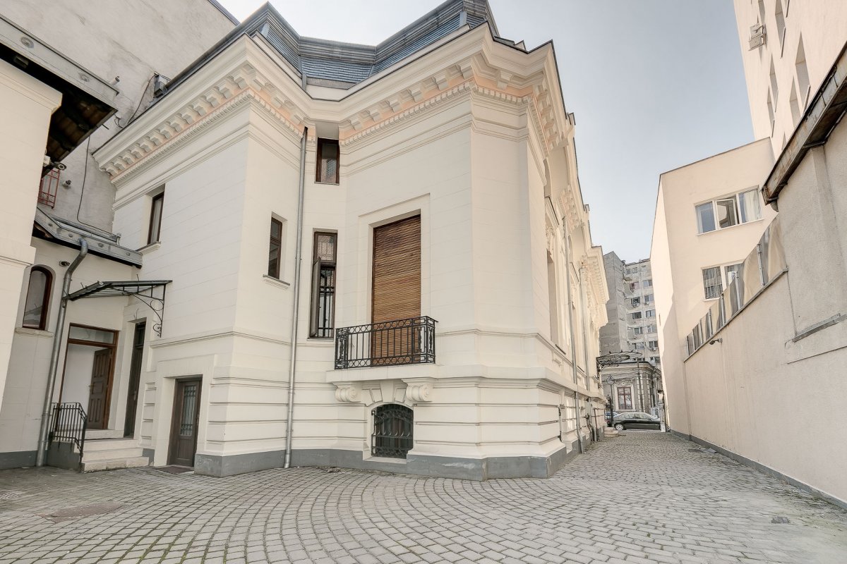 Vila Interbelica cu 11 locuri Parcare -Gama Premium- Zona Universitate