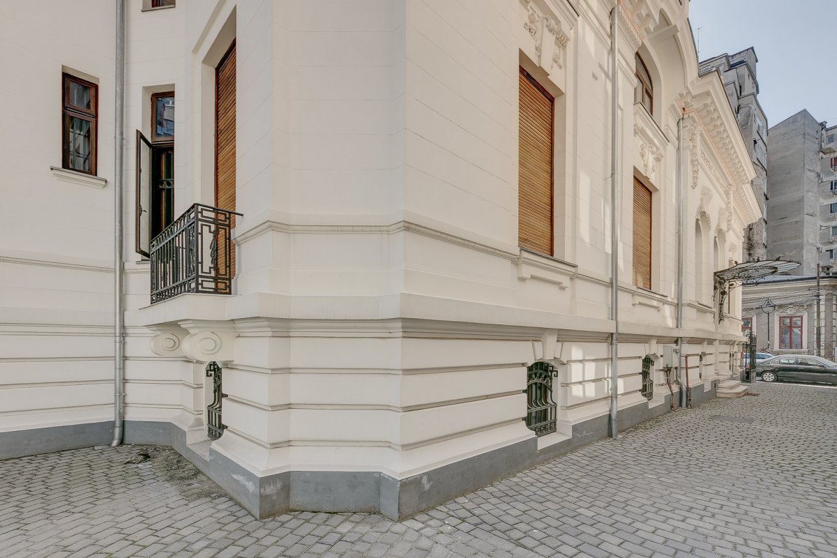 Vila Interbelica cu 11 locuri Parcare -Gama Premium- Zona Universitate
